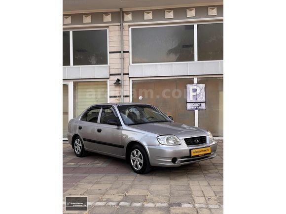 Hundai accent admire 2004