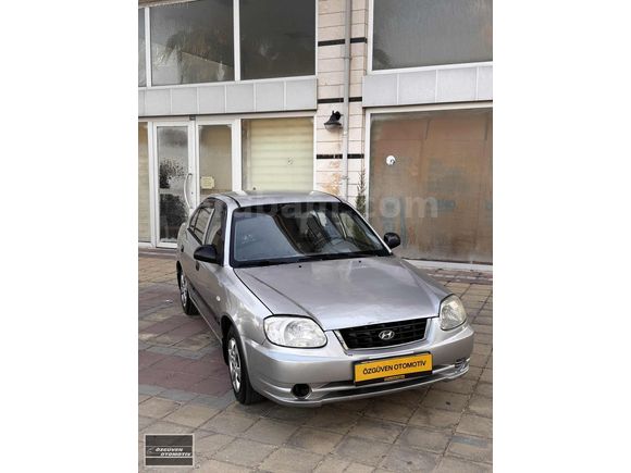 Hundai accent admire 2004
