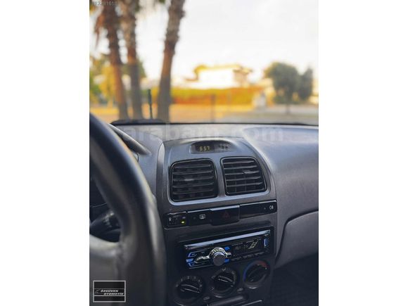 Hundai accent admire 2004