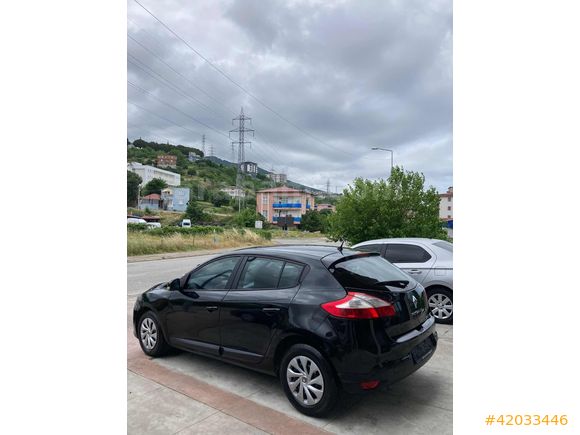 2014 MODEL MEGANE 3