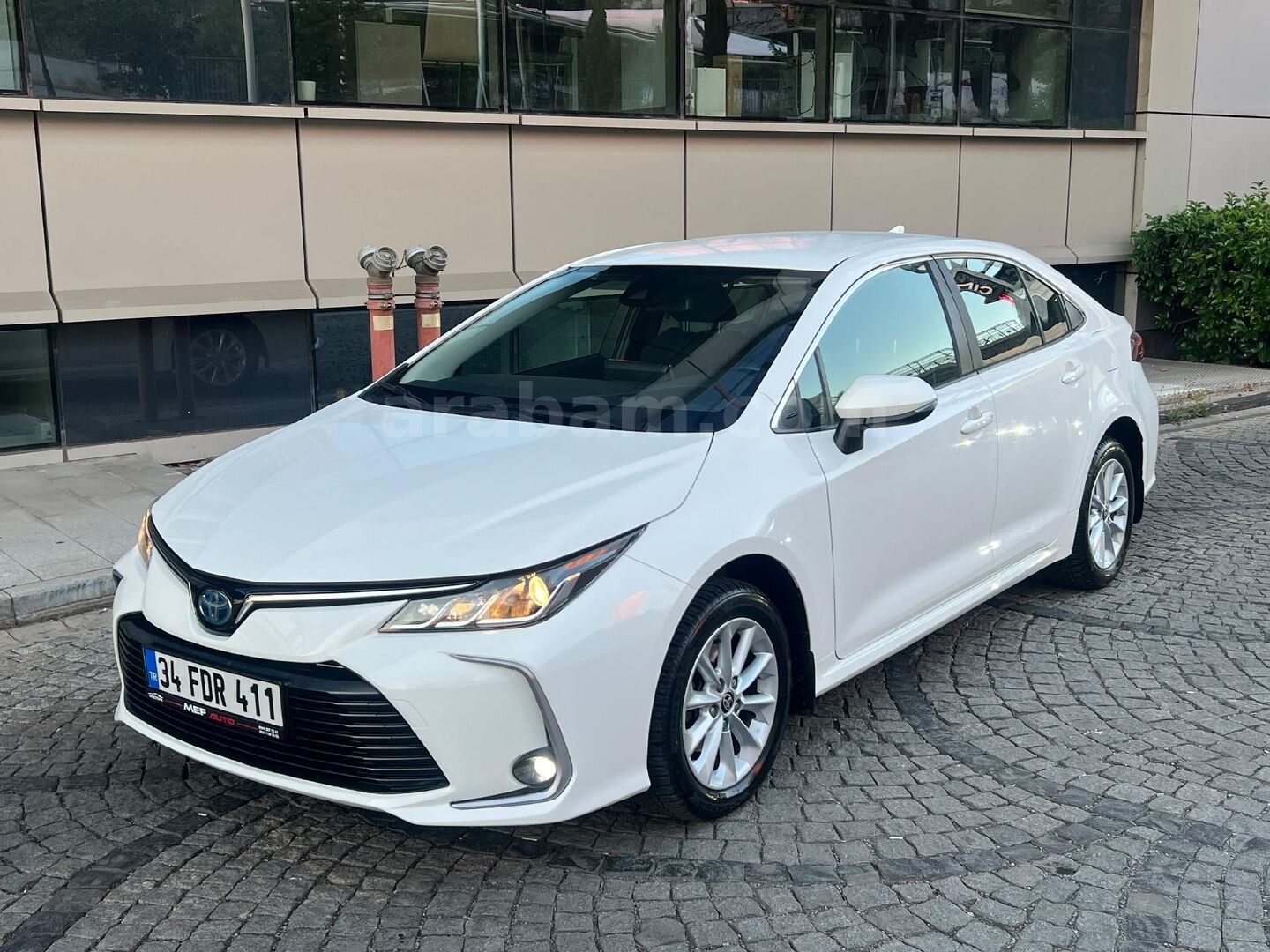 Galeriden Toyota Corolla 1.8 Hybrid Dream 2022 Model İstanbul 91.000 km Beyaz 3