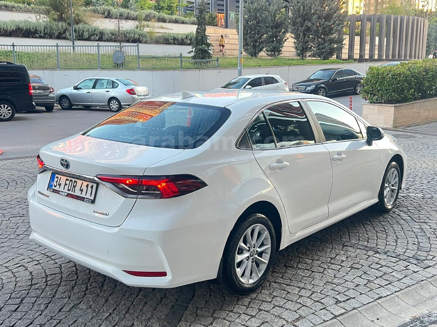 Galeriden Toyota Corolla 1.8 Hybrid Dream 2022 Model İstanbul 91.000 km Beyaz 7