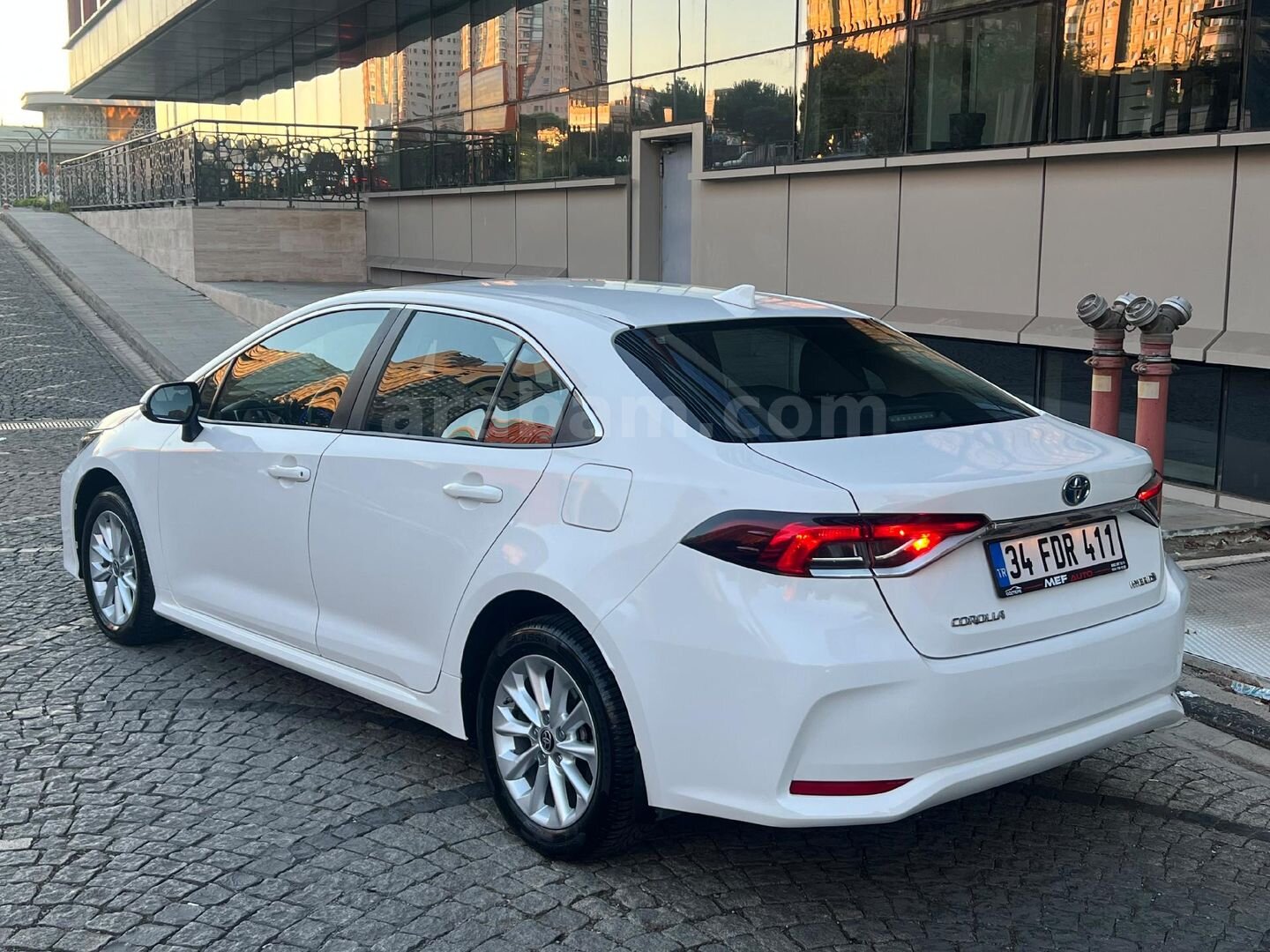 Galeriden Toyota Corolla 1.8 Hybrid Dream 2022 Model İstanbul 91.000 km Beyaz 5