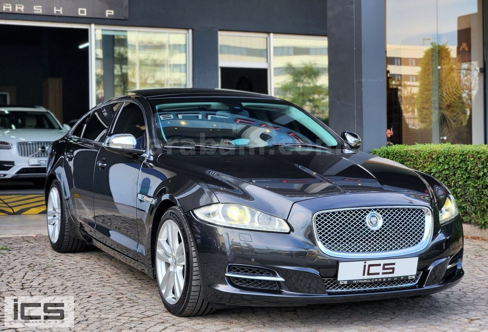 Galeriden Jaguar XJ 3.0 D Premium Luxury 2011 Model İstanbul 126.000 km Füme 2