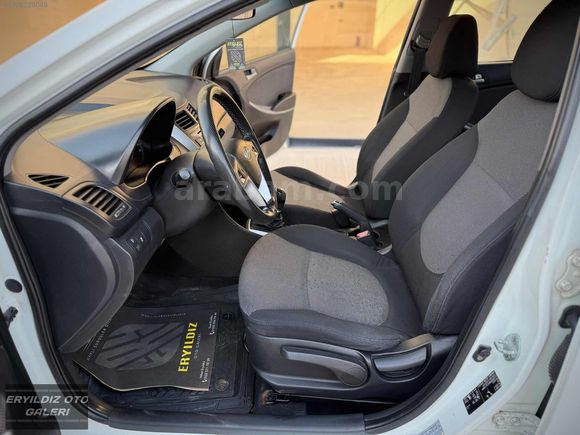 TERTEMİZ HYUNDAİ ACCENT BLUE BAKIMLI MASRAFSIZ 1.6 CRDİ MODE