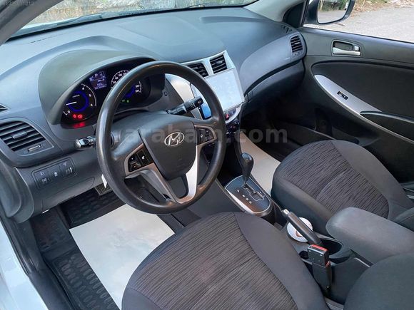 2015 ACCENTBLUE 1.6CRDİ 7İLERİ CVT MODE 4CAMELKTRK SİSFAR
