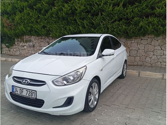 AZAT AUTO,DAN 2017 MODEL HYUNDAİ ACCENT BLUE DİZEL OTOMATİK