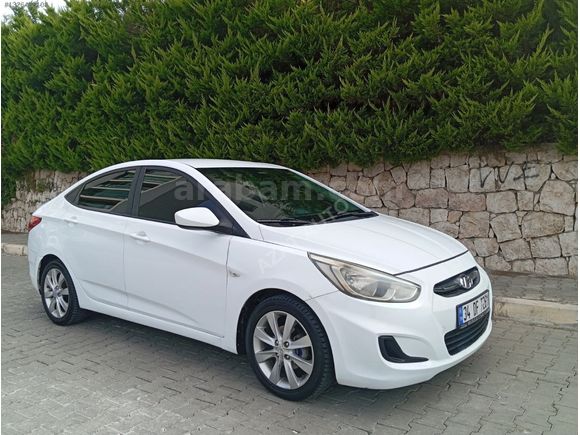 AZAT AUTO,DAN 2017 MODEL HYUNDAİ ACCENT BLUE DİZEL OTOMATİK