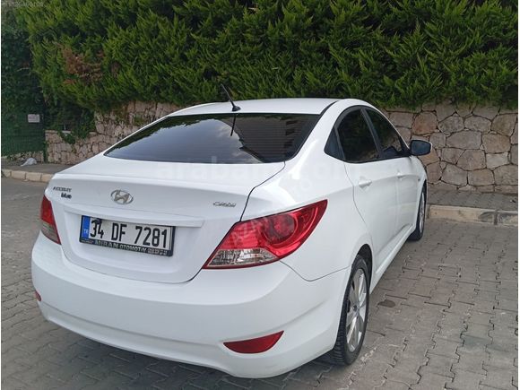 AZAT AUTO,DAN 2017 MODEL HYUNDAİ ACCENT BLUE DİZEL OTOMATİK