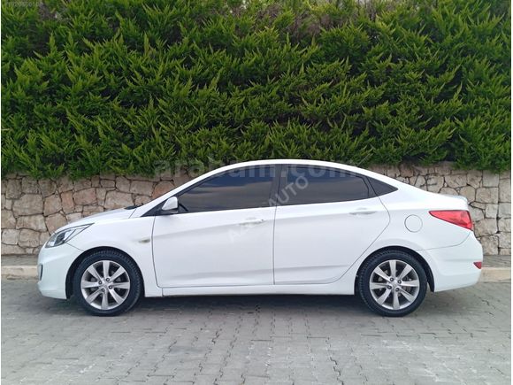 AZAT AUTO,DAN 2017 MODEL HYUNDAİ ACCENT BLUE DİZEL OTOMATİK