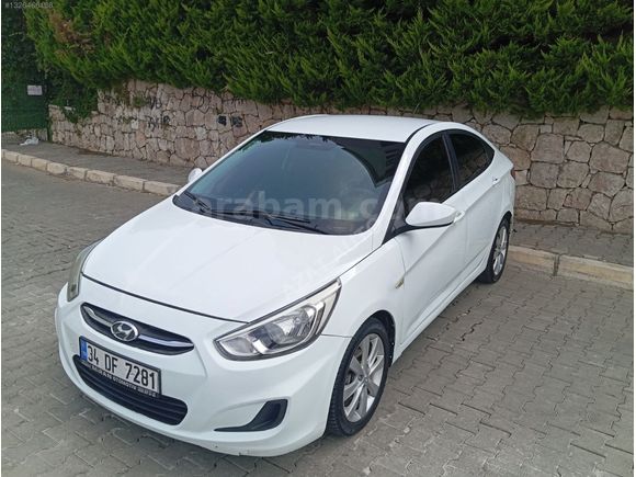 AZAT AUTO,DAN 2017 MODEL HYUNDAİ ACCENT BLUE DİZEL OTOMATİK