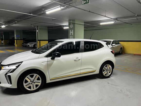 Sahibinden Renault Clio 1.0 TCe Evolution 2025 Model  26.000 km Beyaz