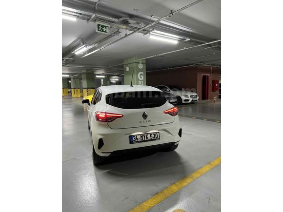 Sahibinden Renault Clio 1.0 TCe Evolution 2025 Model  26.000 km Beyaz