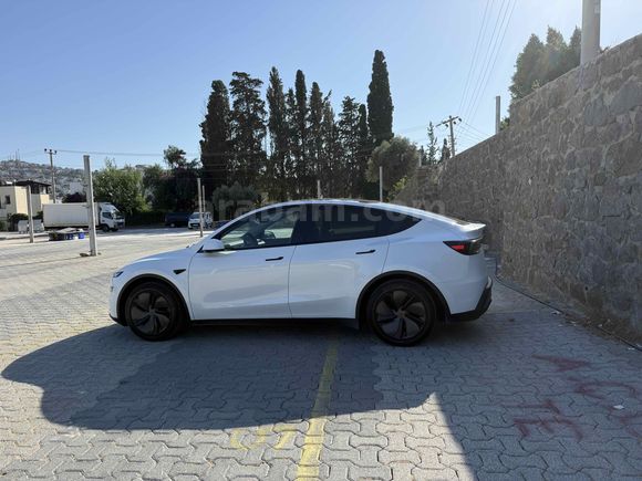 Sahibinden Tesla Model Y Standart (Juniper) 2025 Model 