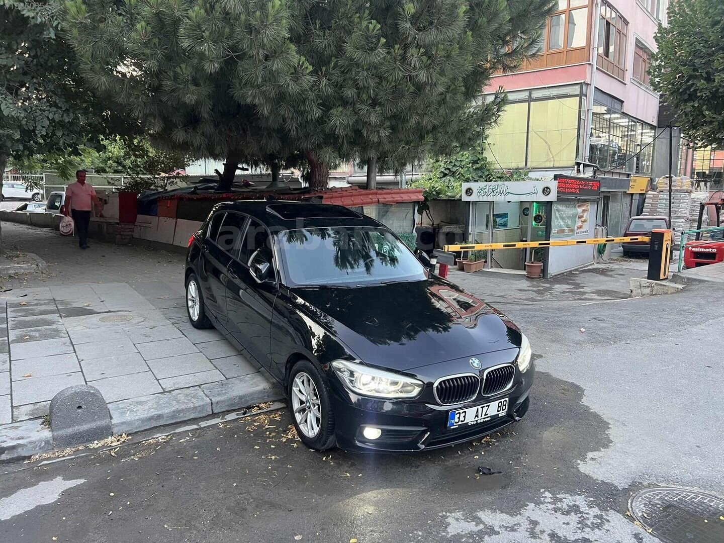 Galeriden BMW 1 Serisi 118i Joy Plus 2017 Model İstanbul 136.000 km Siyah 4