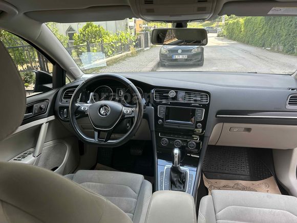 Düşük km, Bej Highline koltuklu Golf 7