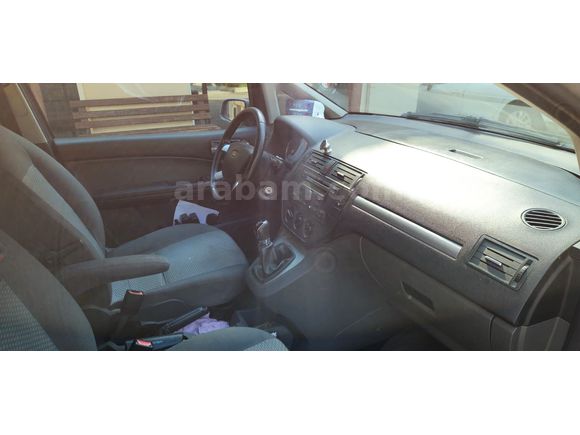 DİYANET PERSONELİNDEN 2004 MODEL FORD C-MAX TREND