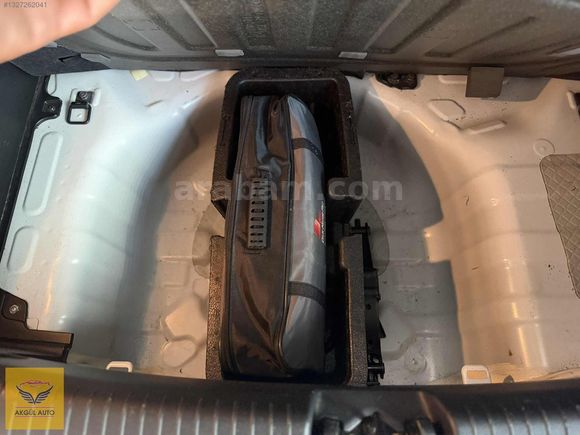 AKGÜL AUTO TEMİZ KM:42 BİNDEDİR BOYASIZ DIR.
