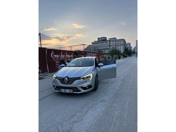 Sahibinden Renault Megane 1.5 Blue DCI Touch 2020 Model 
