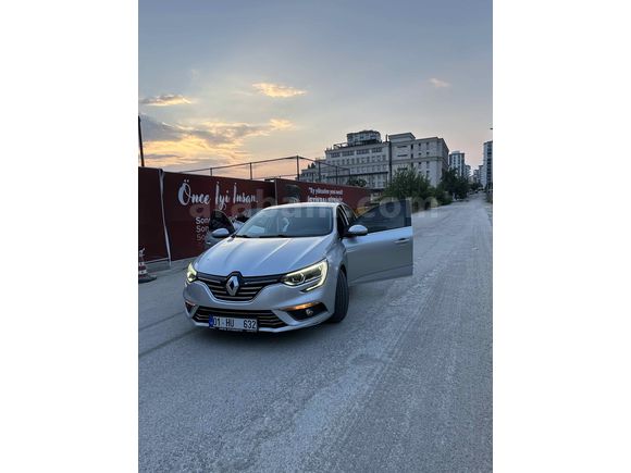 Sahibinden Renault Megane 1.5 Blue DCI Touch 2020 Model 