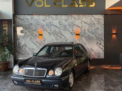 E200 AVANTGARDE OTOMATİK , SUNROOF,DİJİTAL KLMA vs. EMSALSİZ