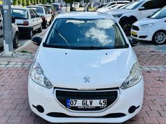 2015 model PEUGEOT 208 1.2 OTOMATİK VİTES ÇOK TEMİZ