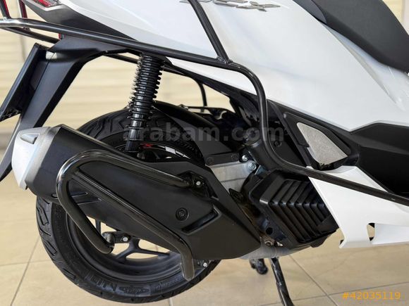 HONDA PCX125CC HATASIZ BOYASIZ HONDA ORJİNAL AKILLI ÇANTALI