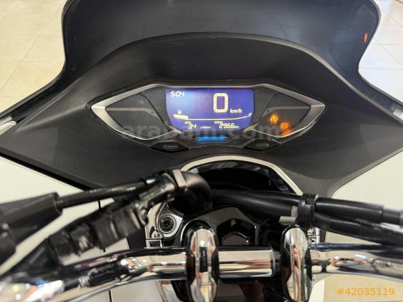 HONDA PCX125CC HATASIZ BOYASIZ HONDA ORJİNAL AKILLI ÇANTALI
