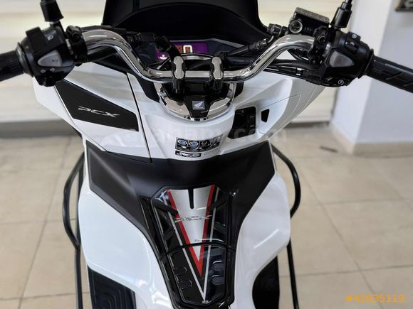 HONDA PCX125CC HATASIZ BOYASIZ HONDA ORJİNAL AKILLI ÇANTALI