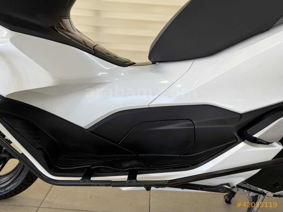 HONDA PCX125CC HATASIZ BOYASIZ HONDA ORJİNAL AKILLI ÇANTALI