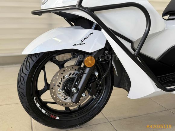 HONDA PCX125CC HATASIZ BOYASIZ HONDA ORJİNAL AKILLI ÇANTALI