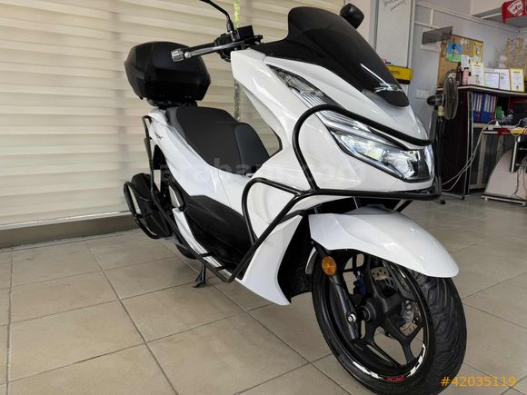 HONDA PCX125CC HATASIZ BOYASIZ HONDA ORJİNAL AKILLI ÇANTALI