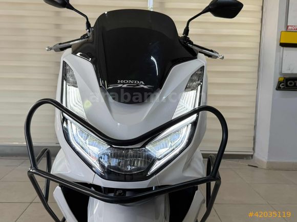 HONDA PCX125CC HATASIZ BOYASIZ HONDA ORJİNAL AKILLI ÇANTALI