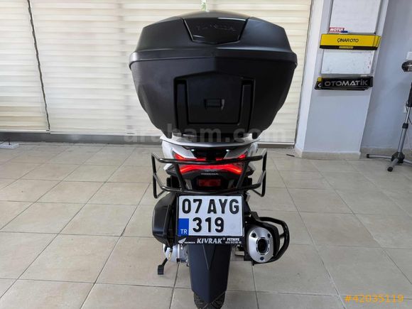 HONDA PCX125CC HATASIZ BOYASIZ HONDA ORJİNAL AKILLI ÇANTALI