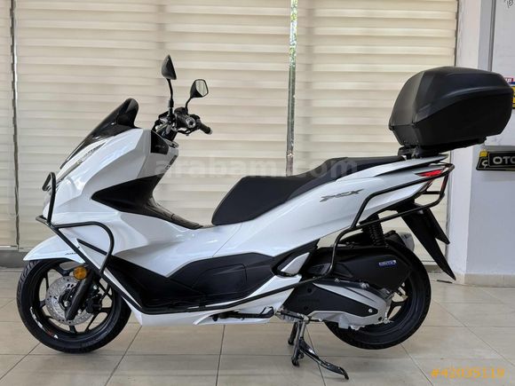 HONDA PCX125CC HATASIZ BOYASIZ HONDA ORJİNAL AKILLI ÇANTALI