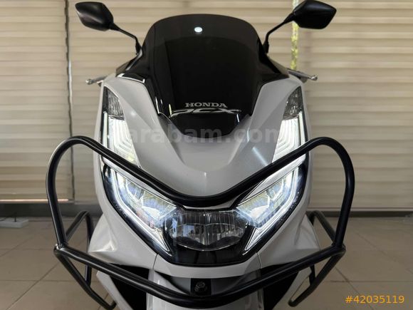 HONDA PCX125CC HATASIZ BOYASIZ HONDA ORJİNAL AKILLI ÇANTALI