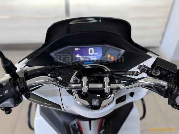 HONDA PCX125CC HATASIZ BOYASIZ HONDA ORJİNAL AKILLI ÇANTALI