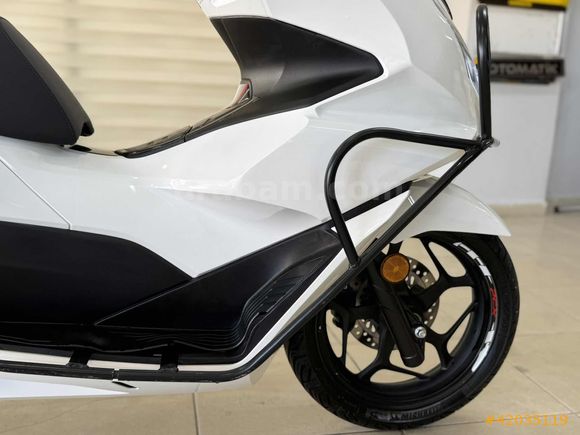 HONDA PCX125CC HATASIZ BOYASIZ HONDA ORJİNAL AKILLI ÇANTALI