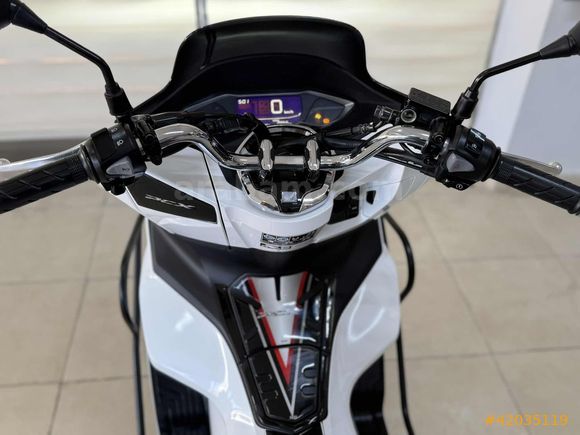 HONDA PCX125CC HATASIZ BOYASIZ HONDA ORJİNAL AKILLI ÇANTALI