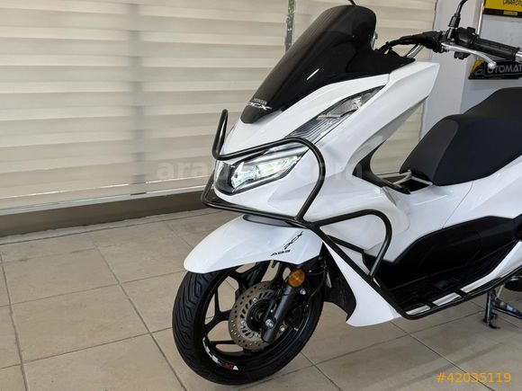 HONDA PCX125CC HATASIZ BOYASIZ HONDA ORJİNAL AKILLI ÇANTALI