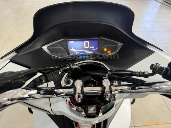 HONDA PCX125CC HATASIZ BOYASIZ HONDA ORJİNAL AKILLI ÇANTALI