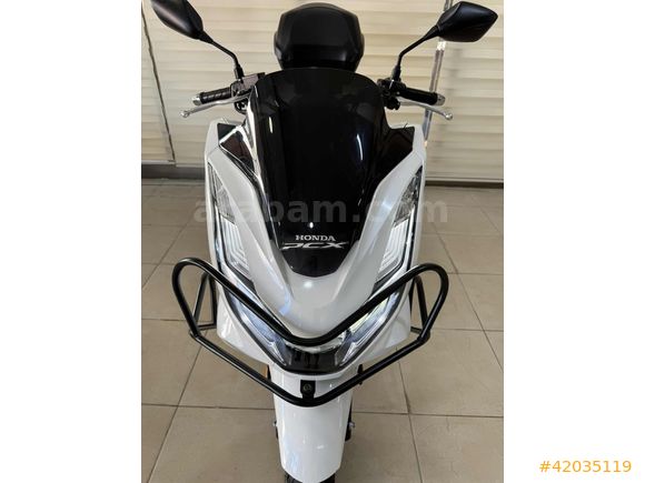 HONDA PCX125CC HATASIZ BOYASIZ HONDA ORJİNAL AKILLI ÇANTALI