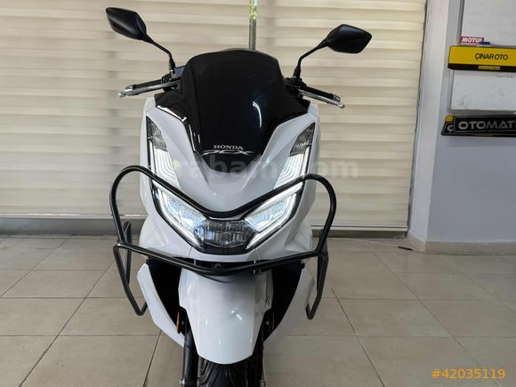 HONDA PCX125CC HATASIZ BOYASIZ HONDA ORJİNAL AKILLI ÇANTALI