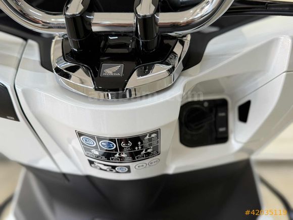 HONDA PCX125CC HATASIZ BOYASIZ HONDA ORJİNAL AKILLI ÇANTALI
