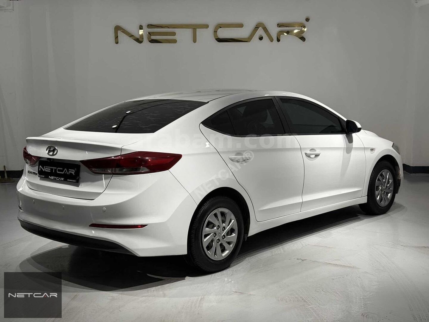 Galeriden Hyundai Elantra 1.6 D-CVVT Style 2017 Model Eskişehir 137.000 km Beyaz 6