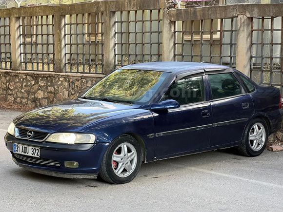 Galeriden Opel Vectra 2.0 CD 1997 Model Hatay