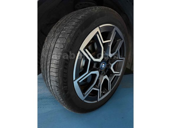 Sahibinden BMW iX1 eDrive20 X Line 2024 Model  33.000 km Siyah