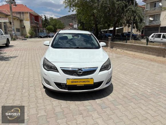 ŞENER OTOMOTİV DEN MÜKEMMEL KONDİSYONDA 1.3 CDTİ COSMO ASTRA