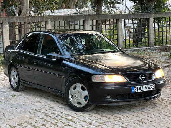 Galeriden Opel Vectra 2.0 100.Yıl 2000 Model Hatay