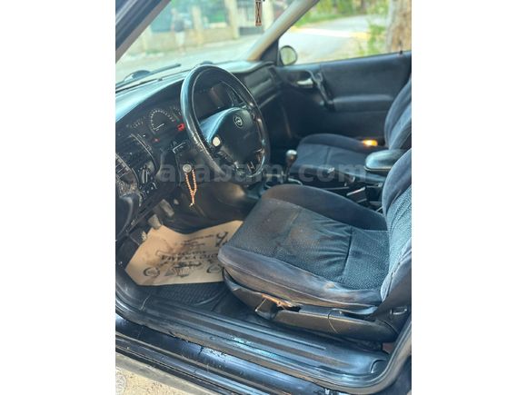 Galeriden Opel Vectra 2.0 100.Yıl 2000 Model Hatay